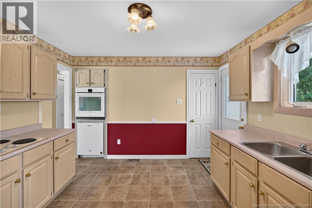371 Highplain Crescent - 4