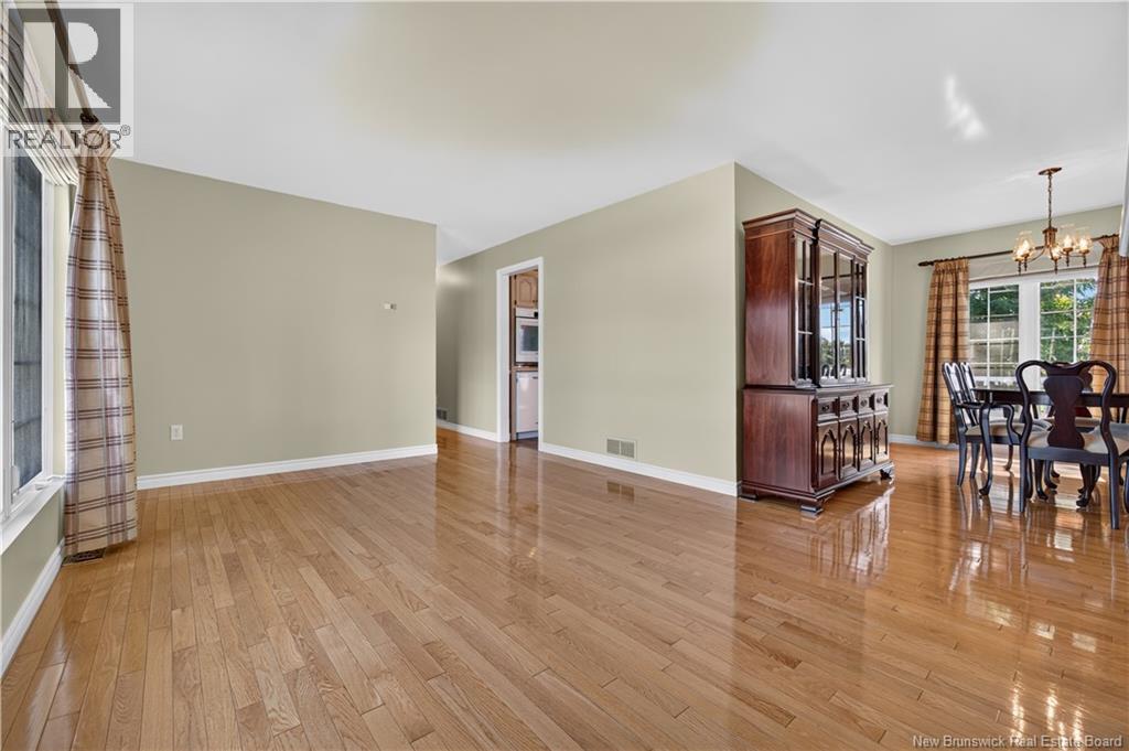 371 Highplain Crescent - 8