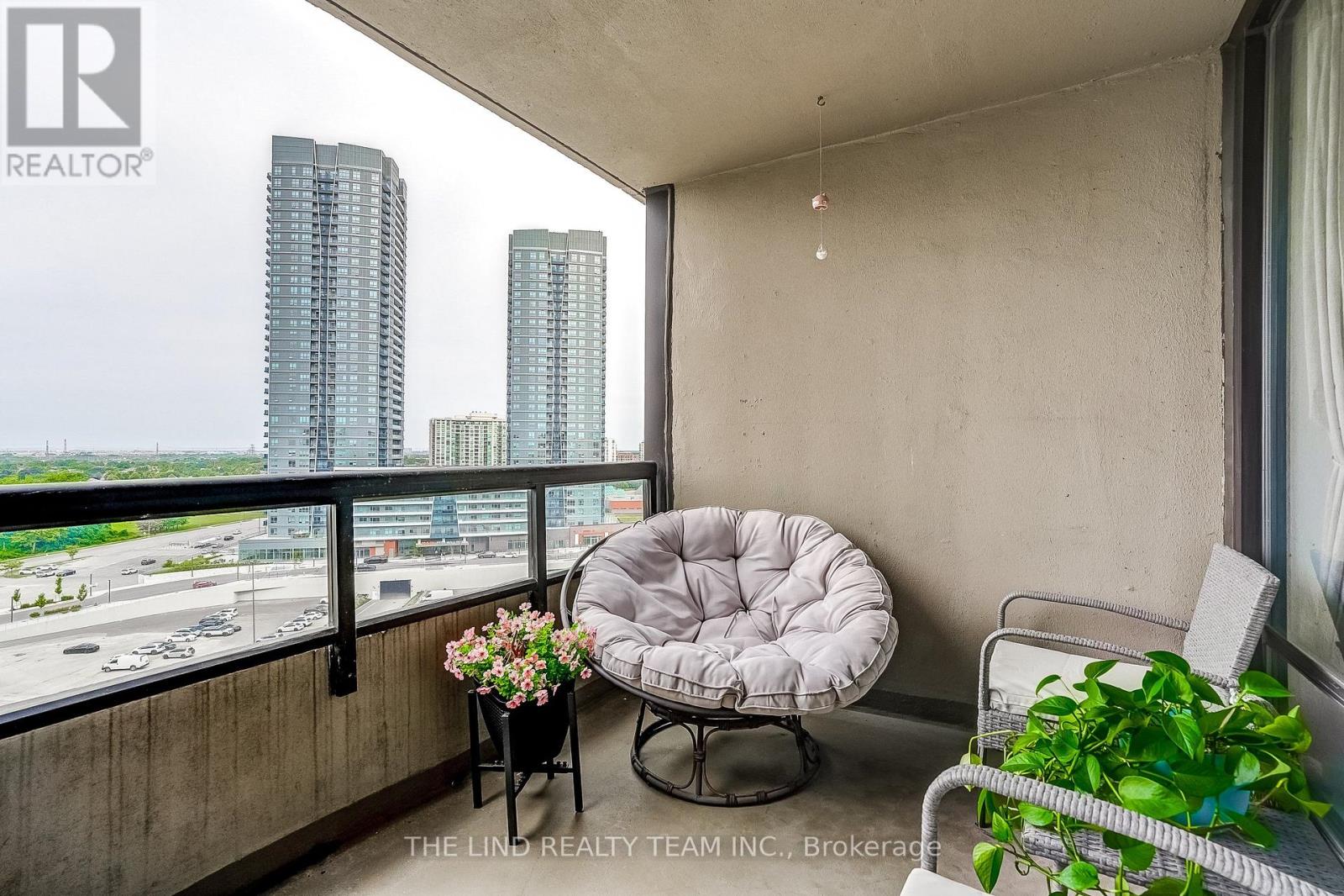 #1402 7440 BATHURST STREET - 31