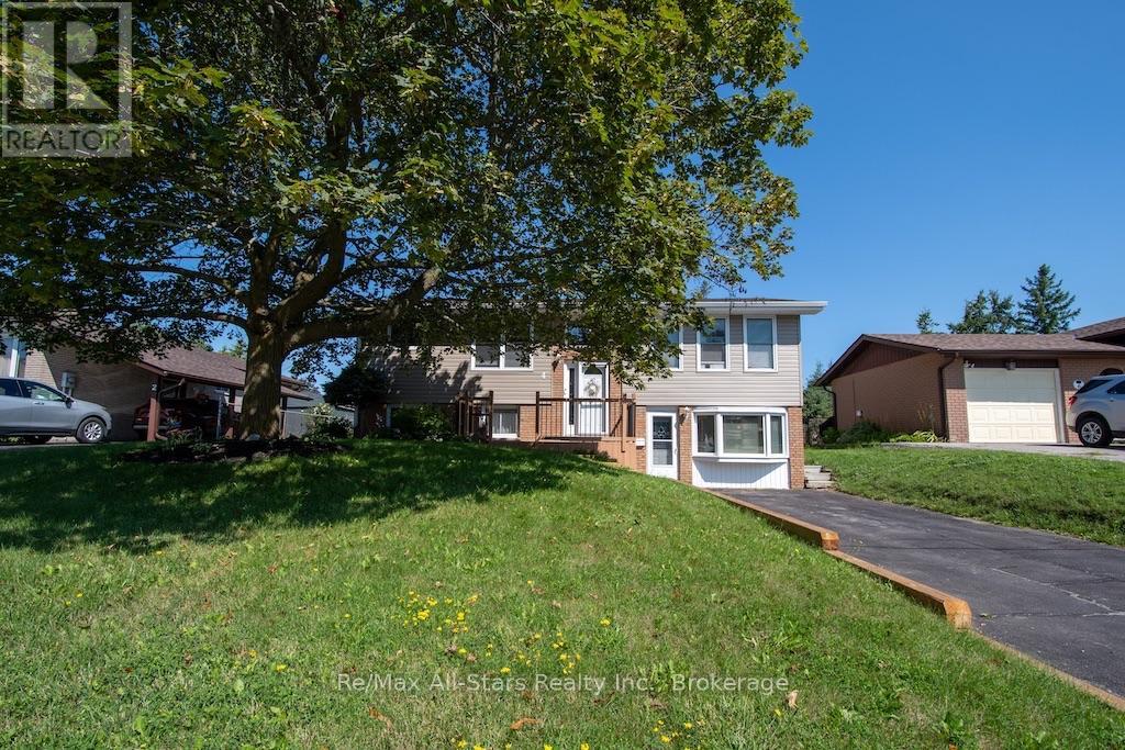 4 DANIEL COURT