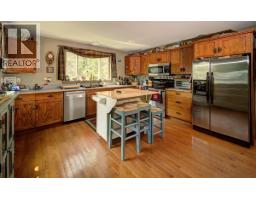 Kitchen - 3548 Hatchery Road, Horsefly, BC V0L1L0 Photo 11