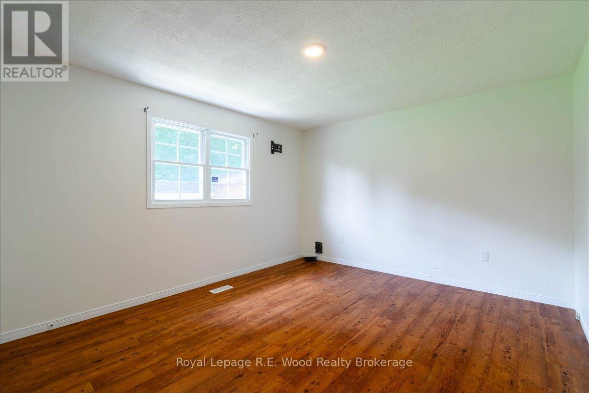 419 MAIN STREET W - Image 15