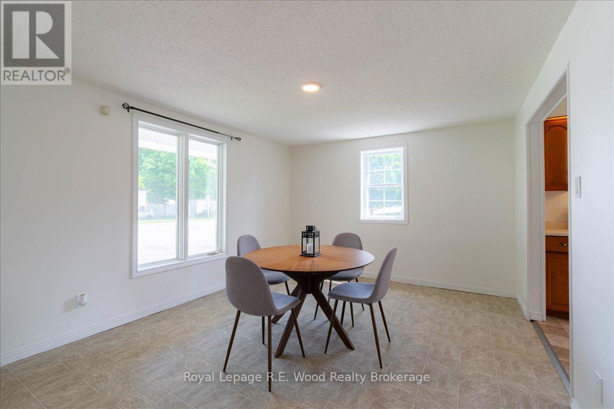 419 MAIN STREET W - Image 9