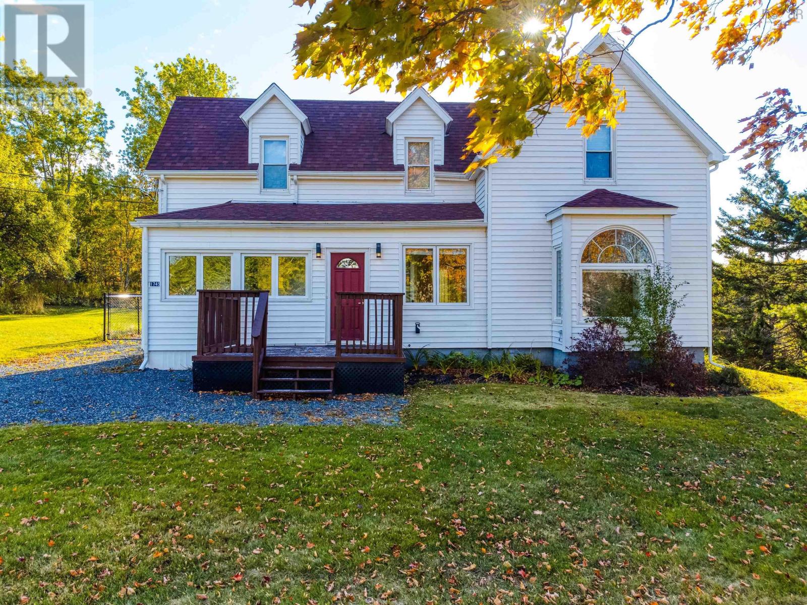 1745 Victoria Street