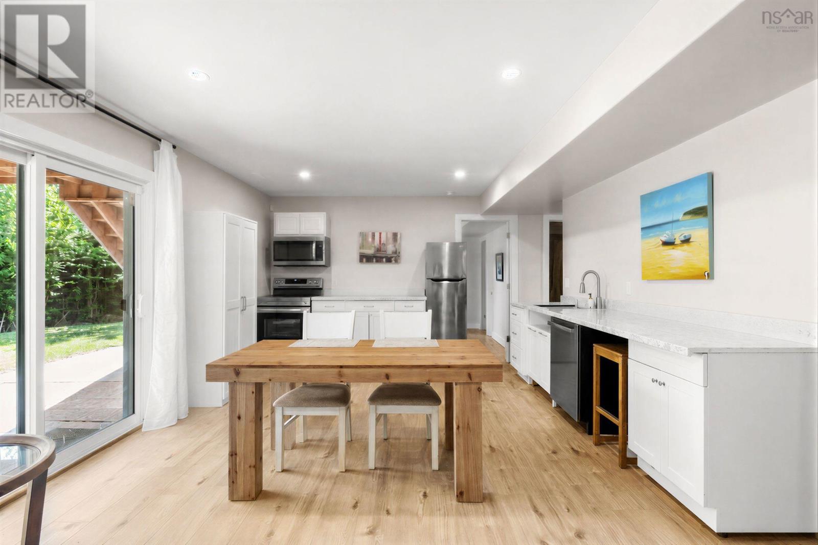 Property 35 of 52 of 456 Magenta Drive