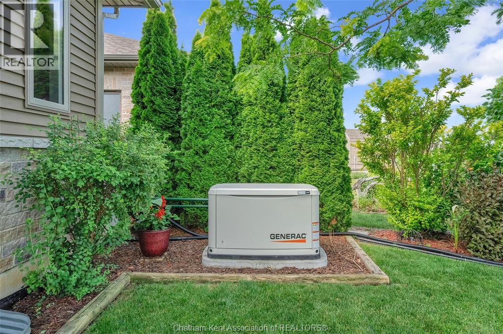 67 Valencia DRIVE - Image 36