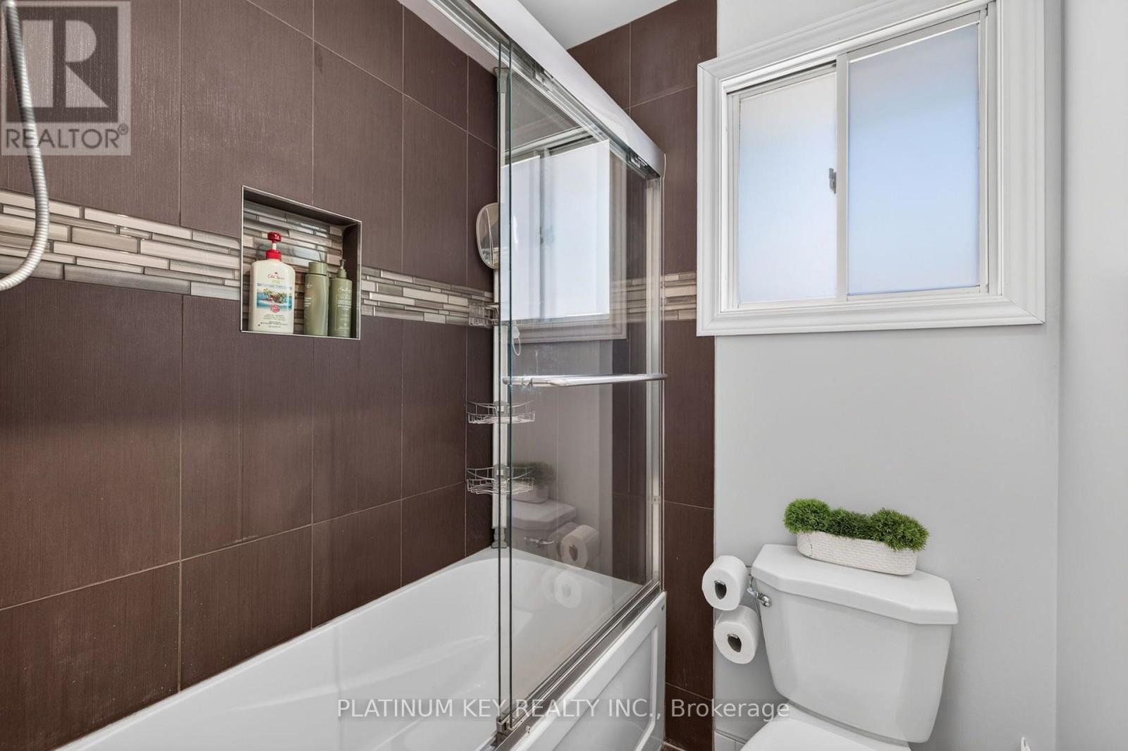 208 SOUTHFIELD DRIVE - 25