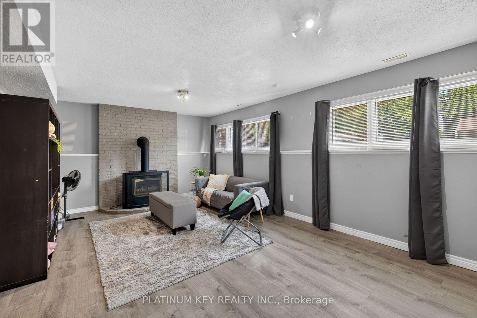 208 SOUTHFIELD DRIVE - Image 28