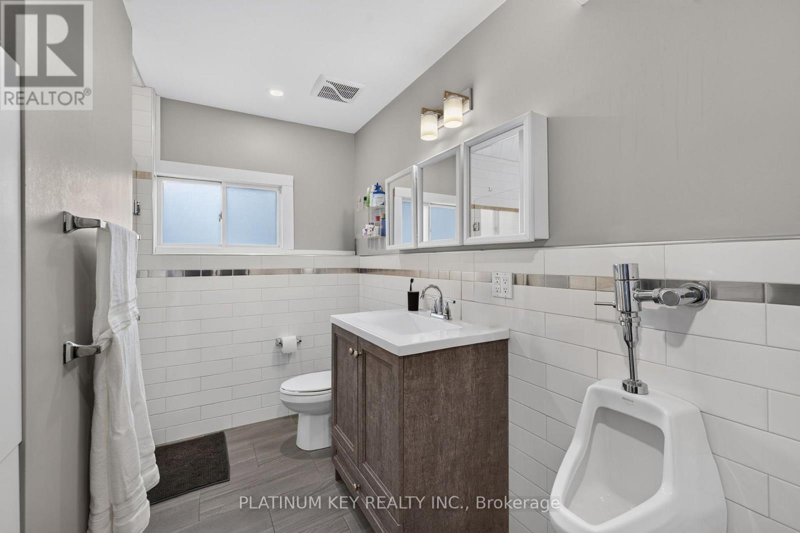 208 SOUTHFIELD DRIVE - Image 34
