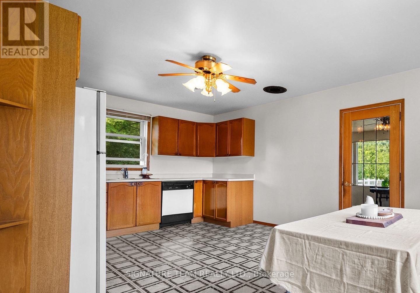 1208 AUGSBURG ROAD N - Image 11