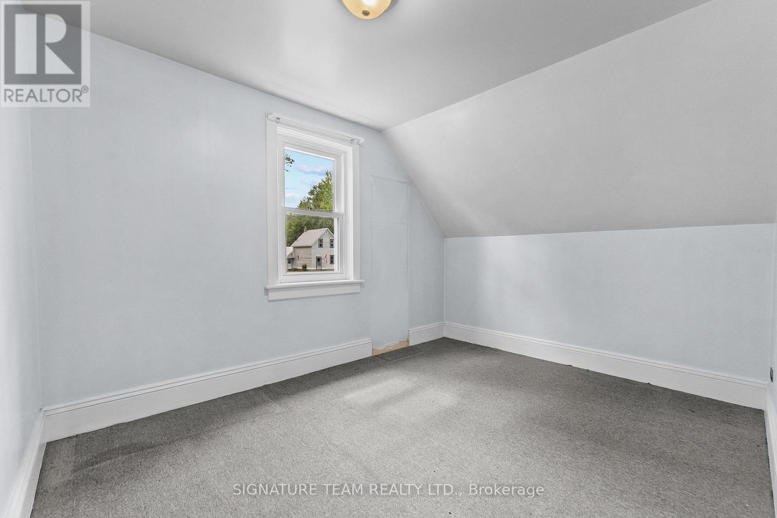 1208 AUGSBURG ROAD N - Image 18