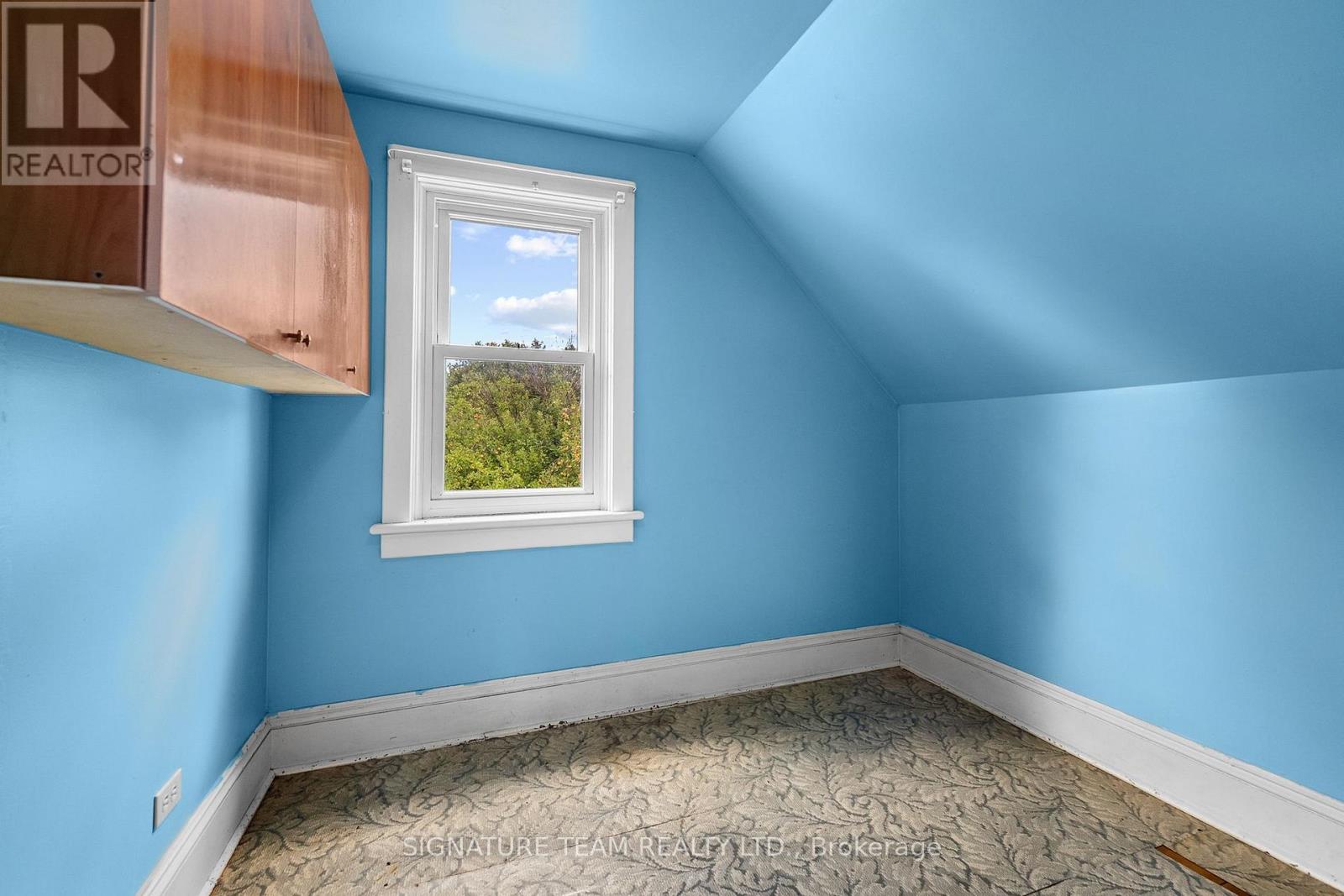 1208 AUGSBURG ROAD N - Image 19