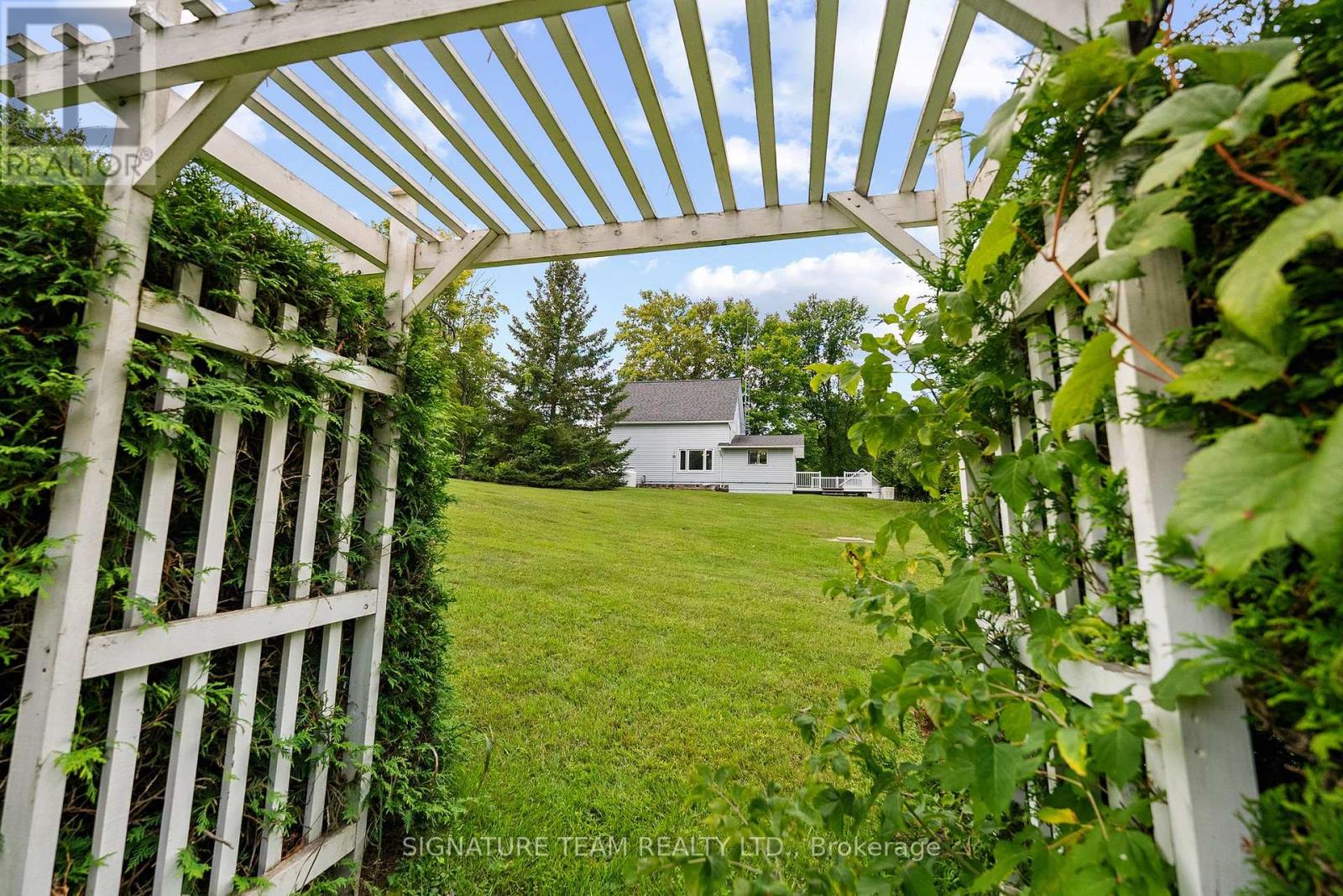 1208 AUGSBURG ROAD N - 21