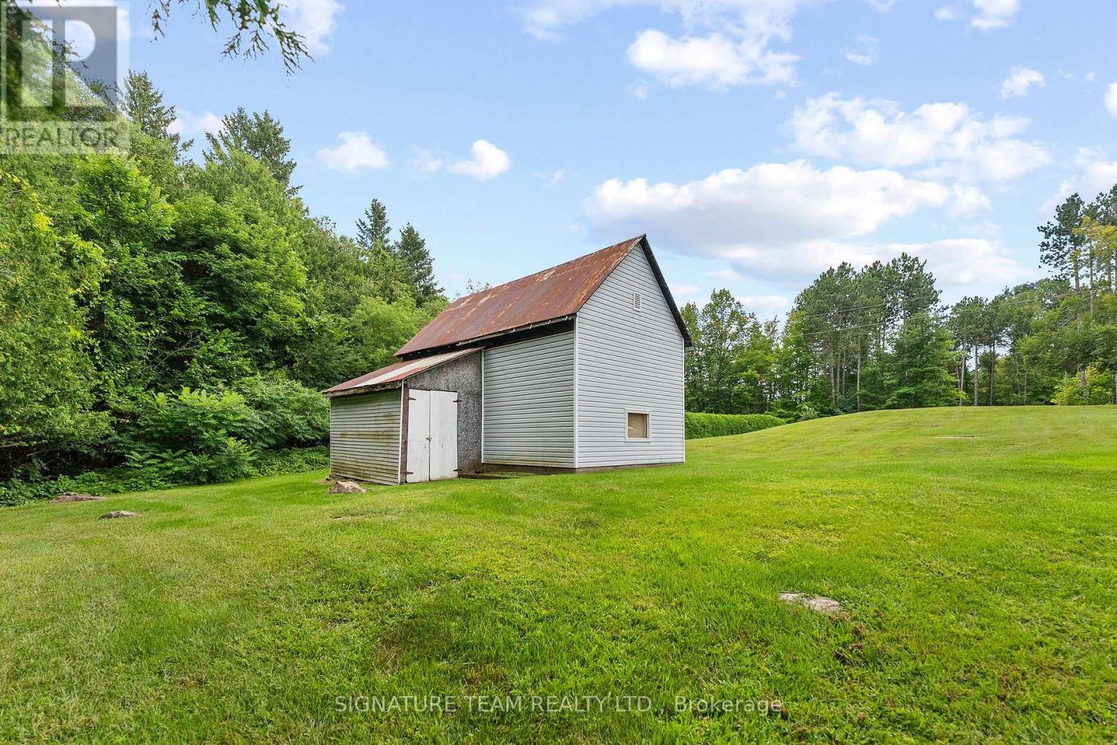 1208 AUGSBURG ROAD N - Image 24