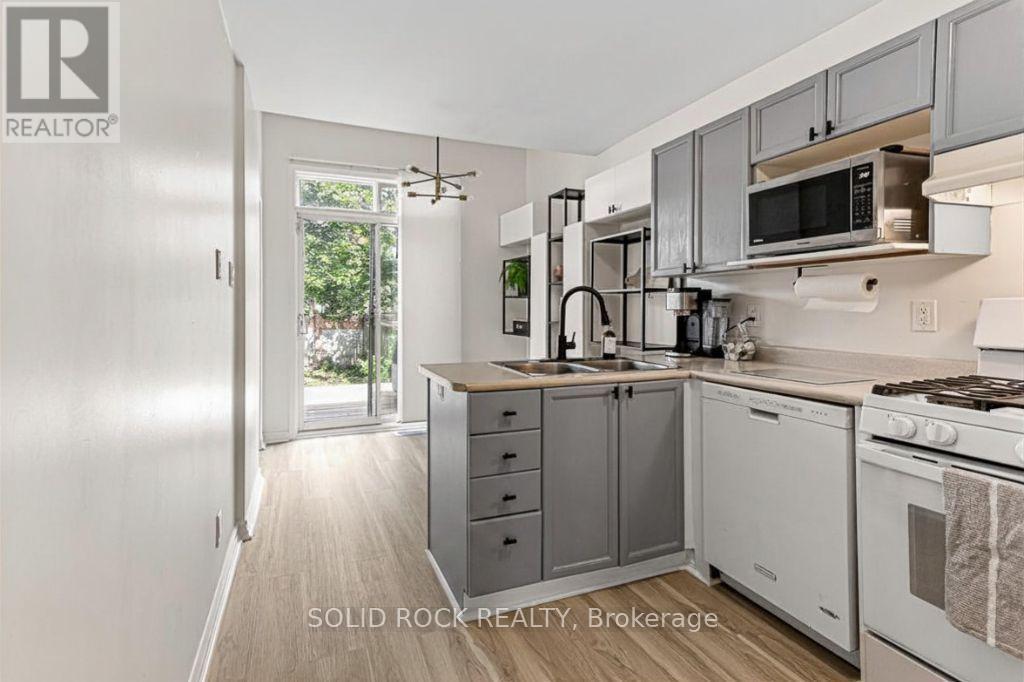 49 LONGSHIRE CIRCLE - 10