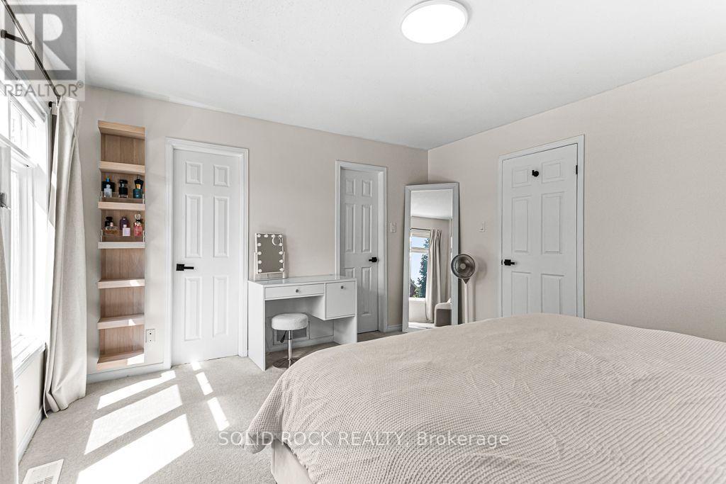 49 LONGSHIRE CIRCLE - 19