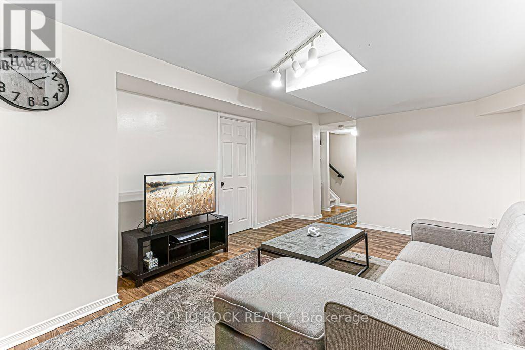 49 LONGSHIRE CIRCLE - Image 27