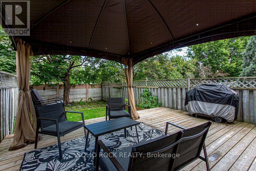 49 LONGSHIRE CIRCLE - 30