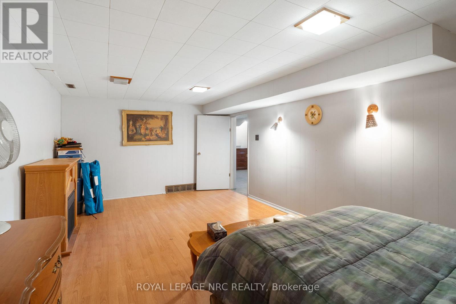 7427 MERRITT AVENUE - Image 24