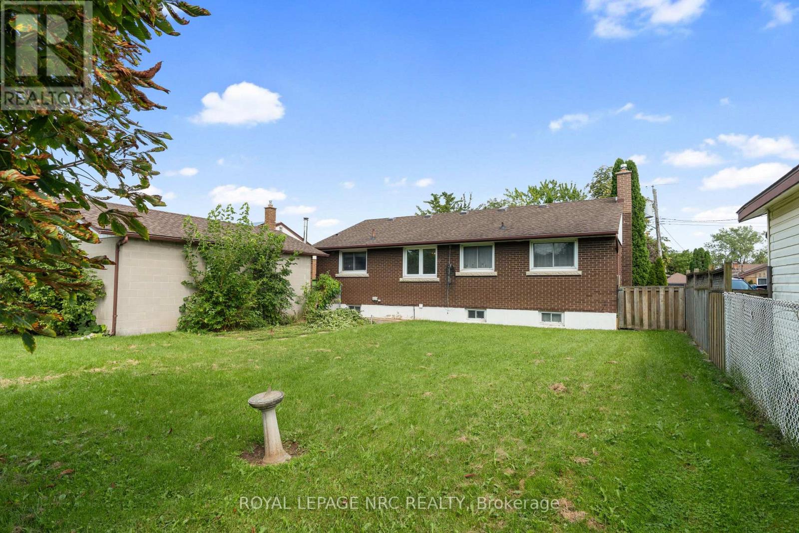 7427 MERRITT AVENUE - 28