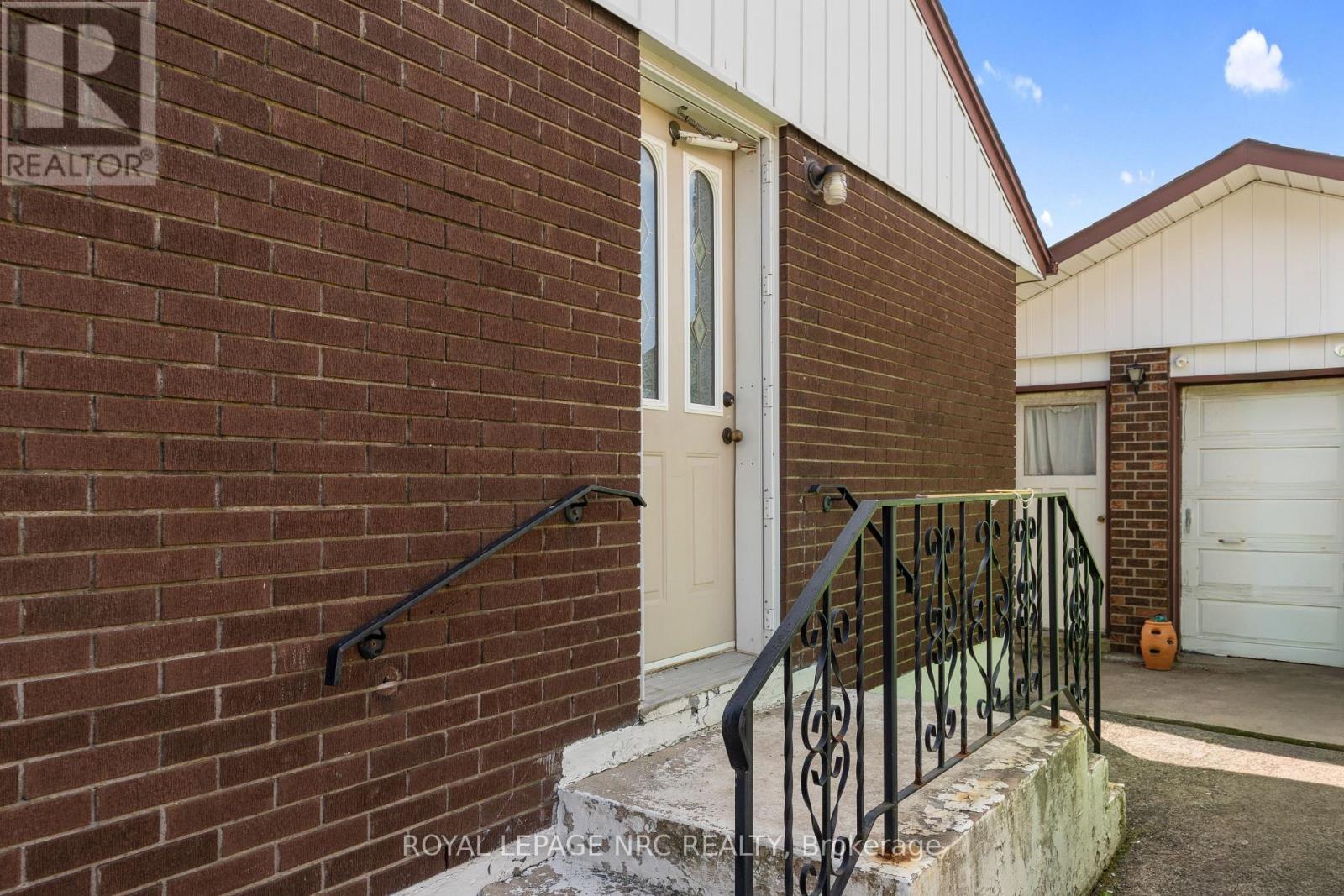 7427 MERRITT AVENUE - Image 33