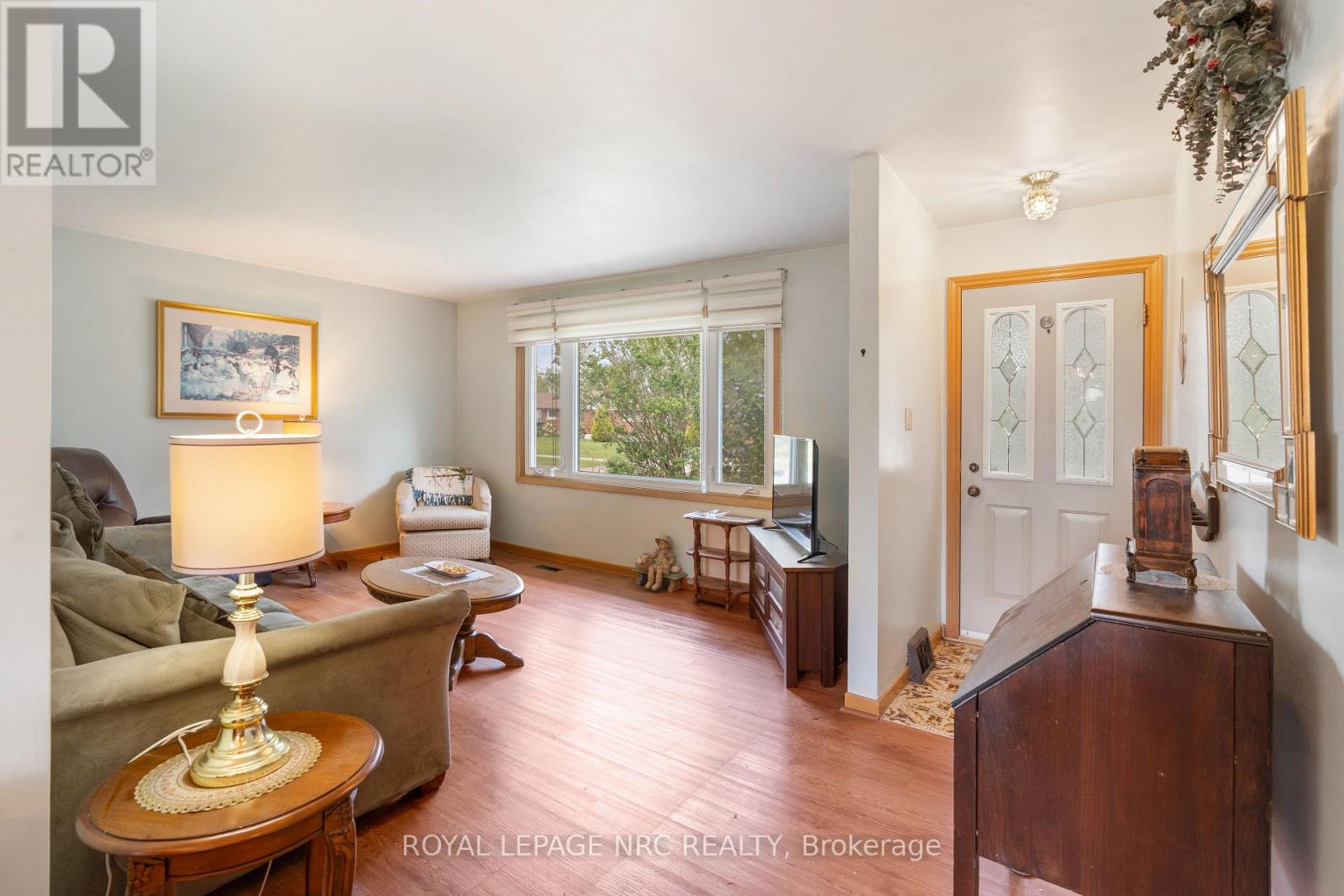 7427 MERRITT AVENUE - 4