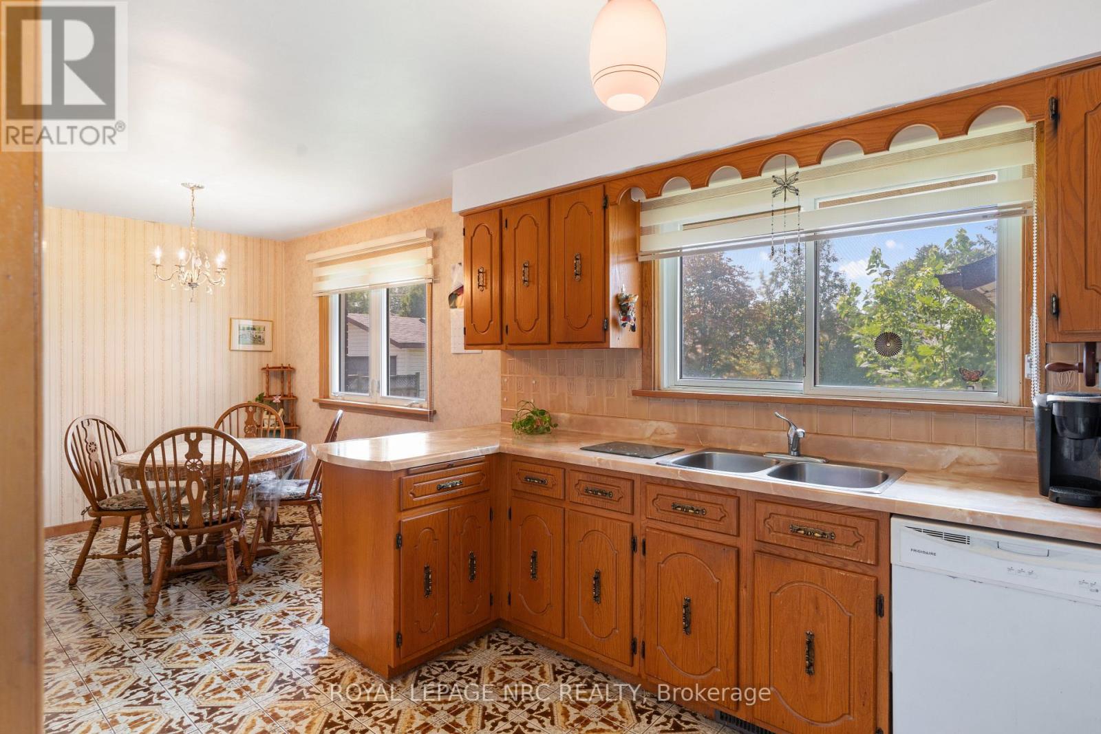 7427 MERRITT AVENUE - Image 8