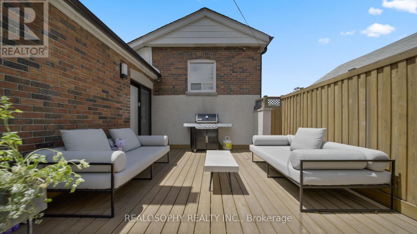 69 SQUIRES AVENUE - Image 26