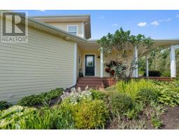 Bath (# pieces 1-6) - 7373 Route 11, Cap Egmont, PE C0B2E0 Photo 6