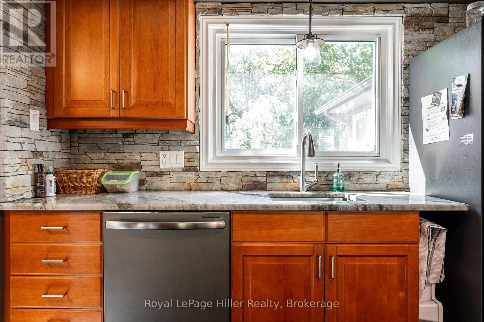 950 O'LOANE AVENUE - Image 10
