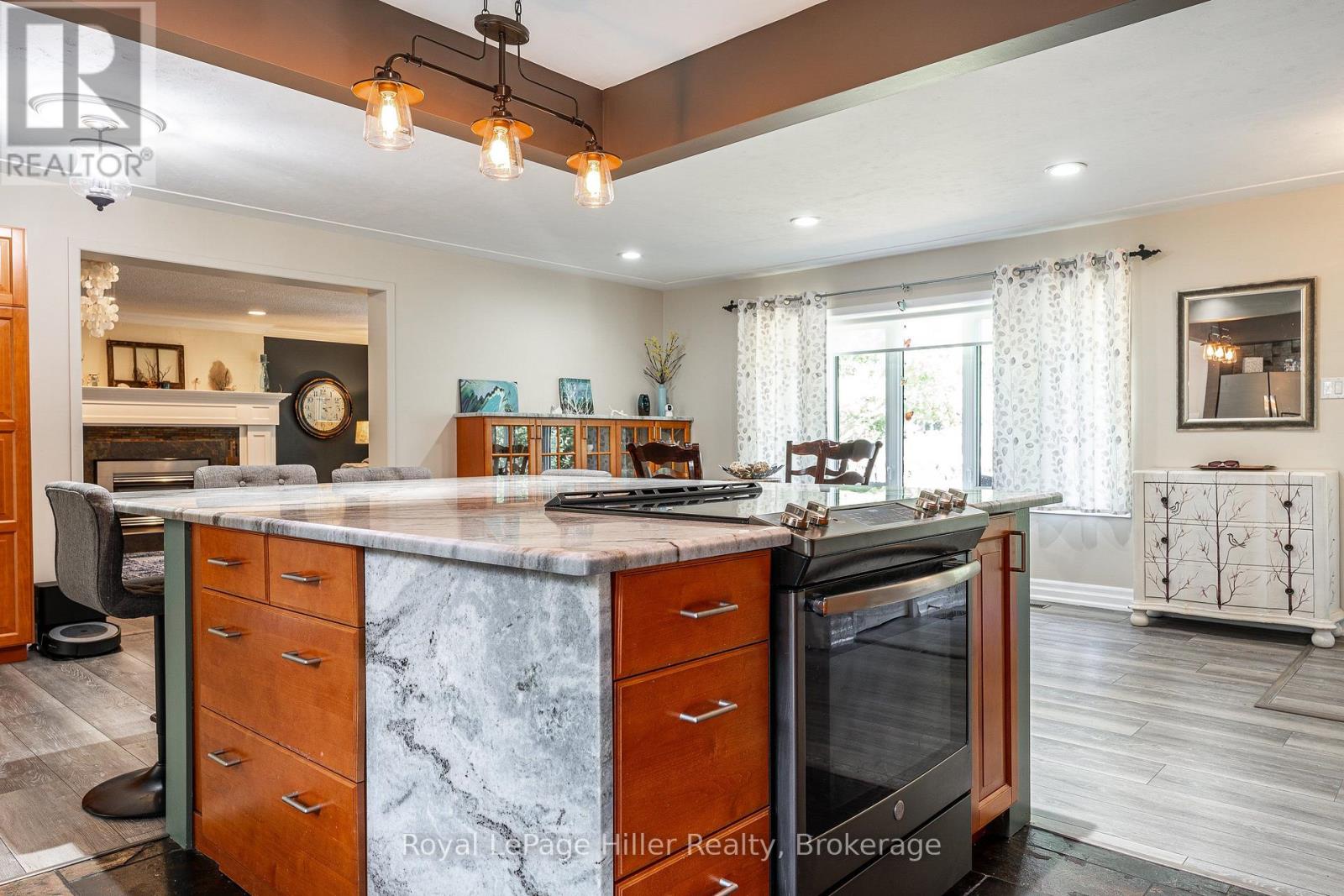 950 O'LOANE AVENUE - 11
