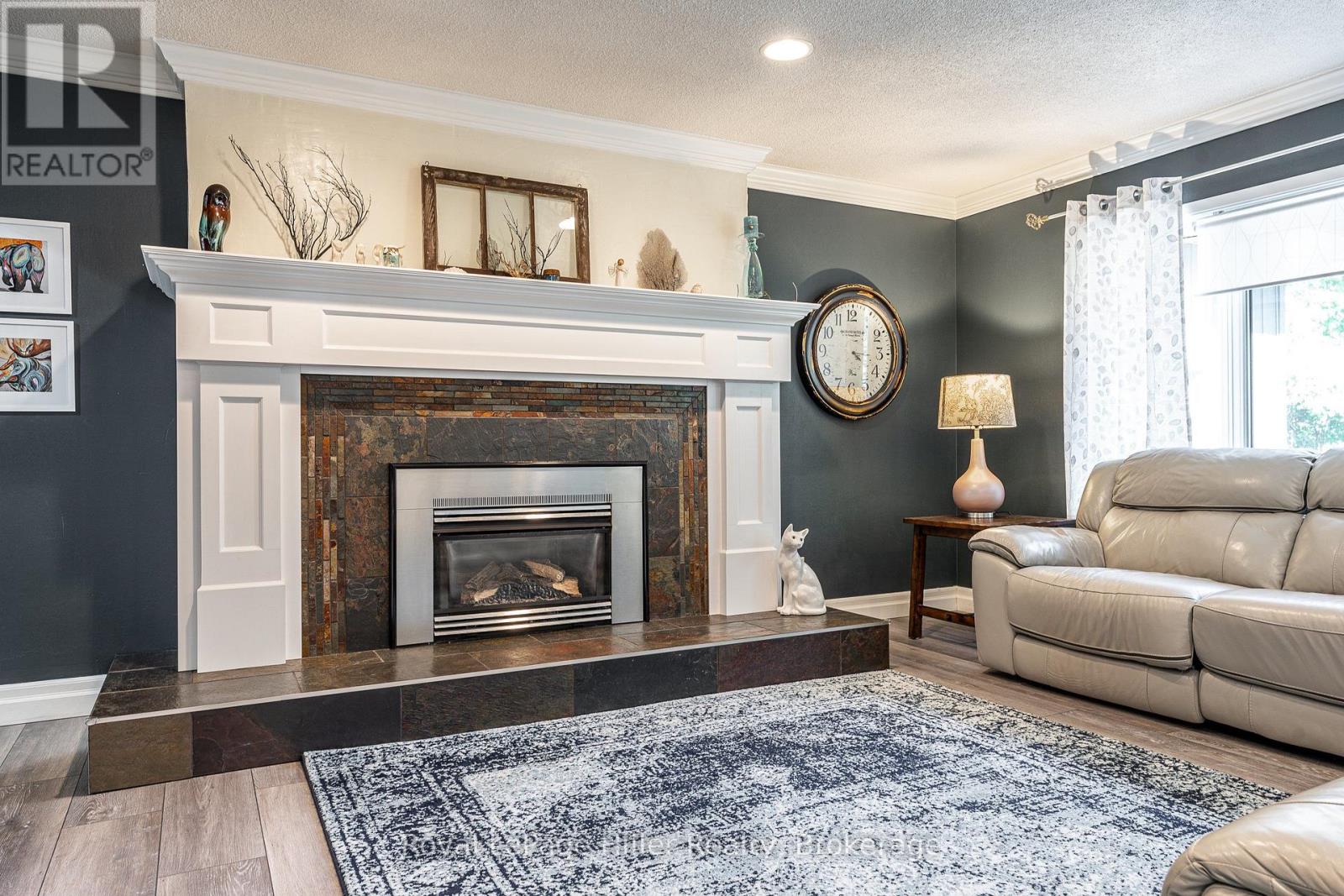 950 O'LOANE AVENUE - 16