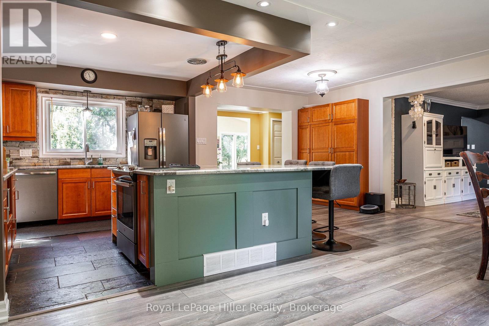 950 O'LOANE AVENUE - Image 6