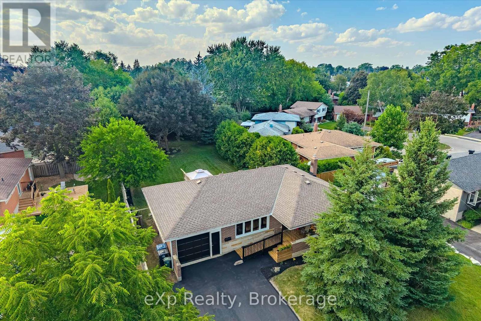 18 ELEANOR COURT - 26