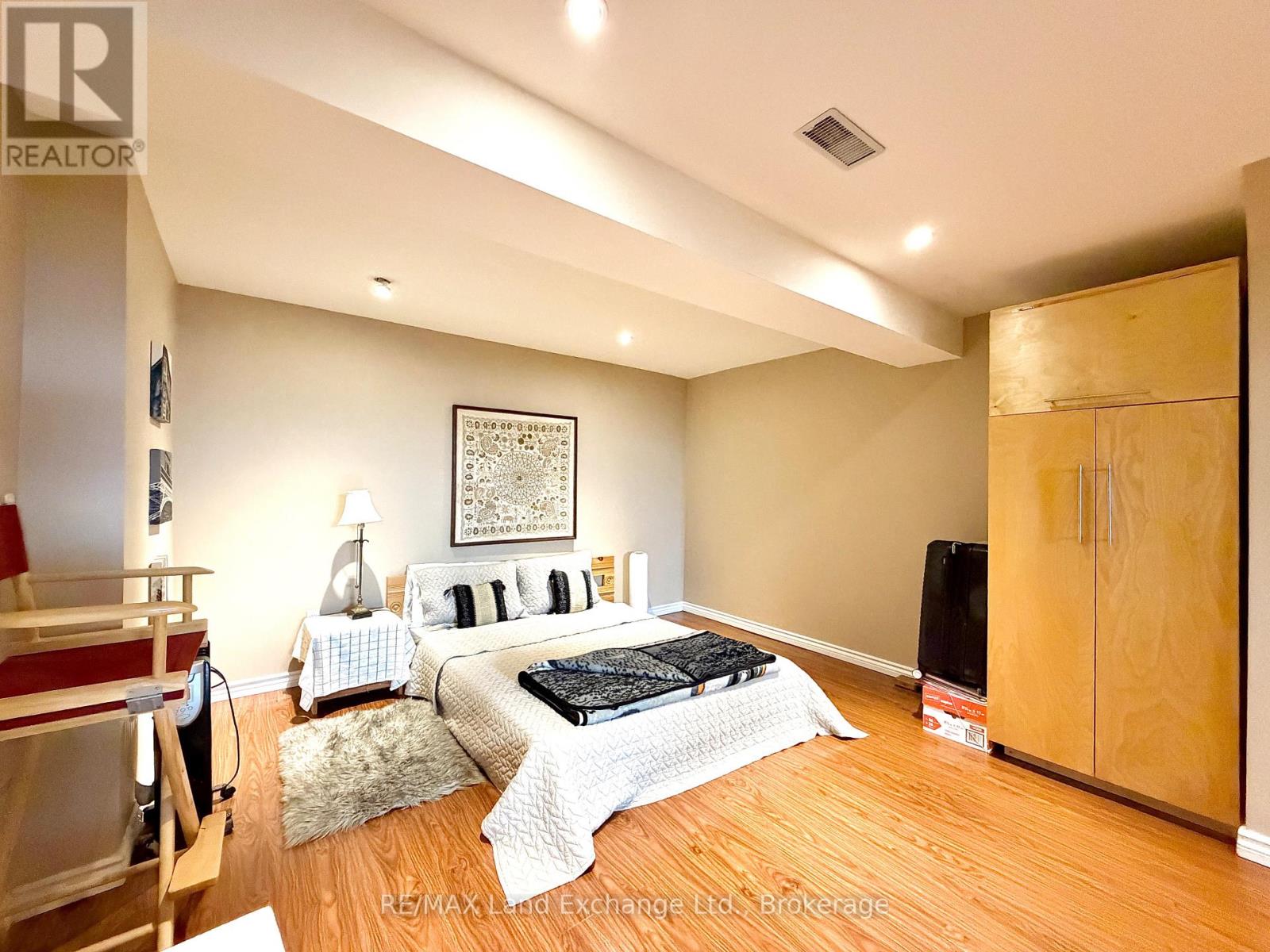 493 JOSEPH STREET - 21