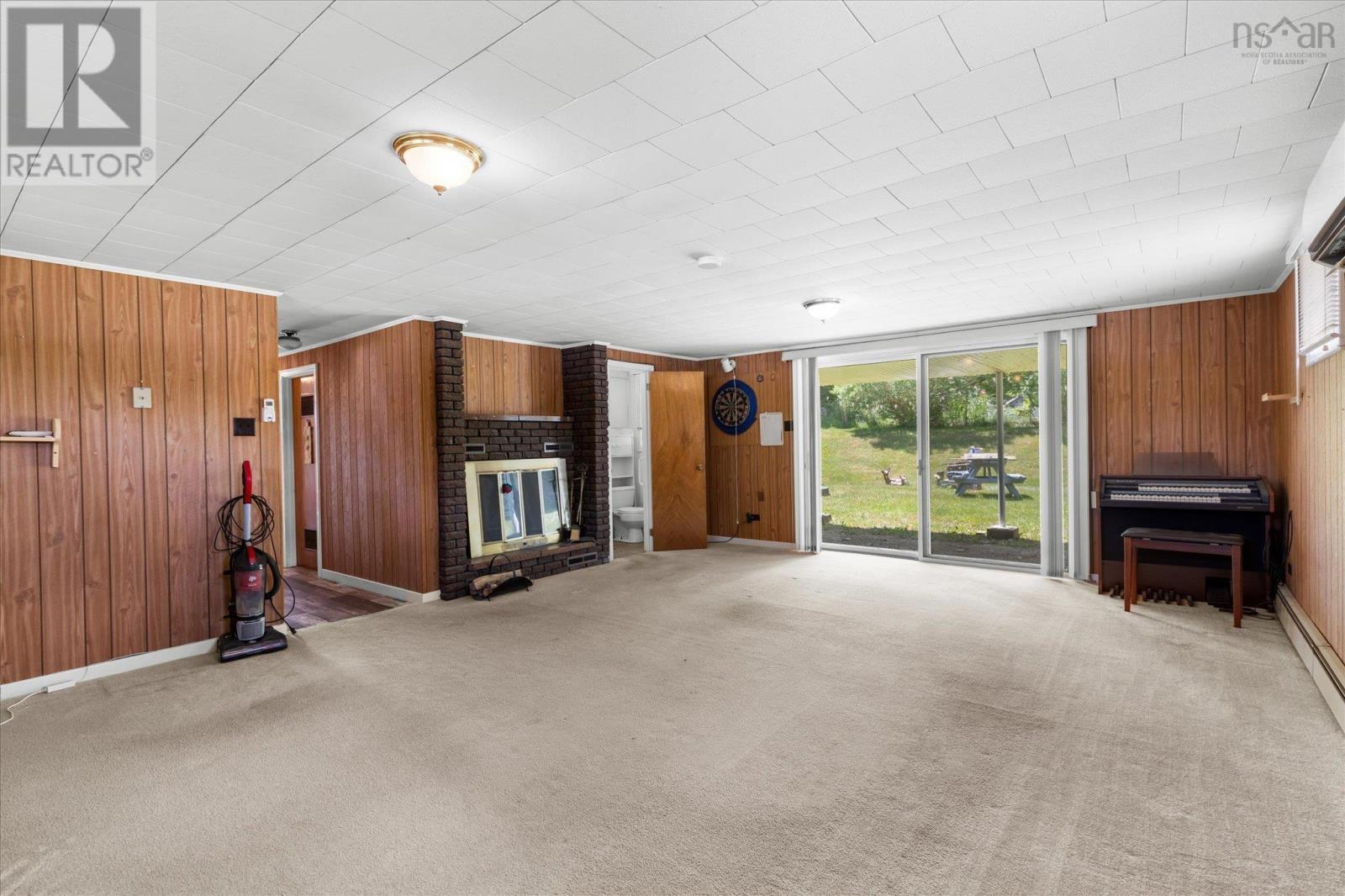 Property 27 of 41 of 133 Hammond Street