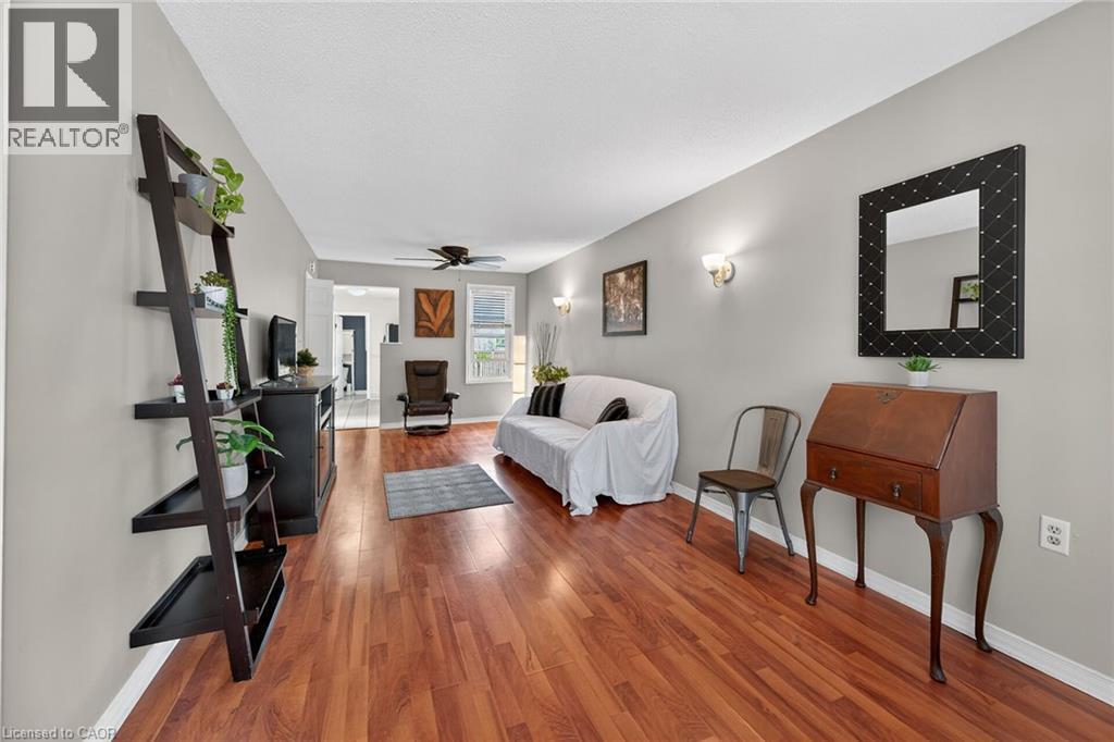190 CAMPBELL Avenue - Image 4