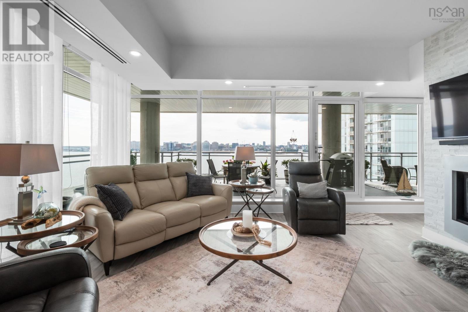Property 7 of 52 of 1203 31 Kings Wharf Place