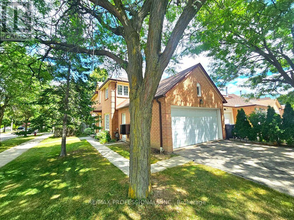 #1 500 SILVERTHORNE CRESCENT - 2
