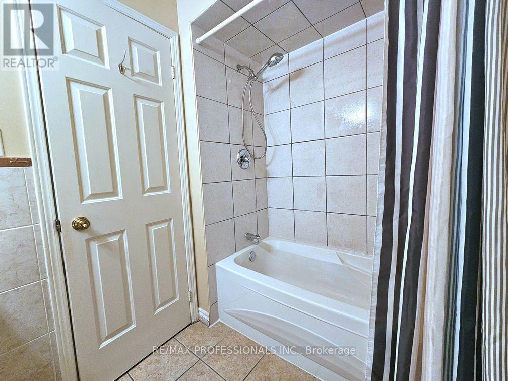 #1 500 SILVERTHORNE CRESCENT - 32