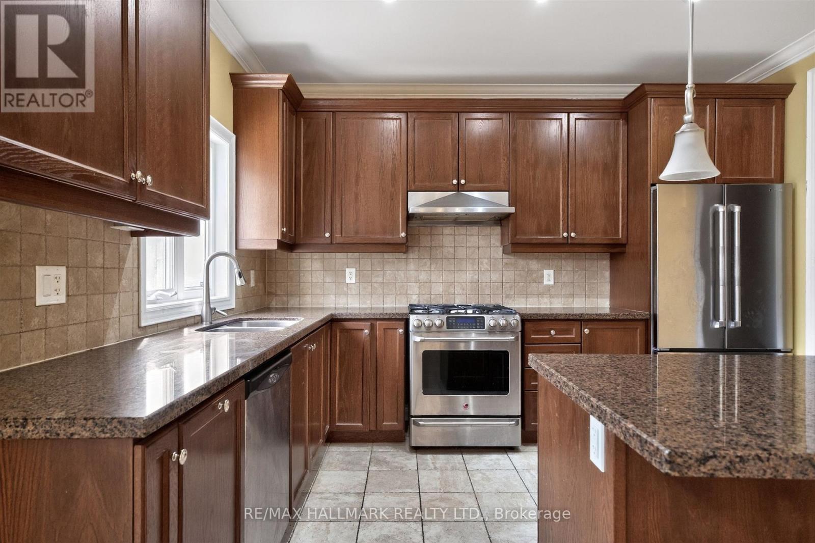 99 ROYAL WEST DRIVE - 12