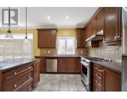 Kitchen - 99 Royal West Drive, Brampton, ON L6X0Z8 Photo 13