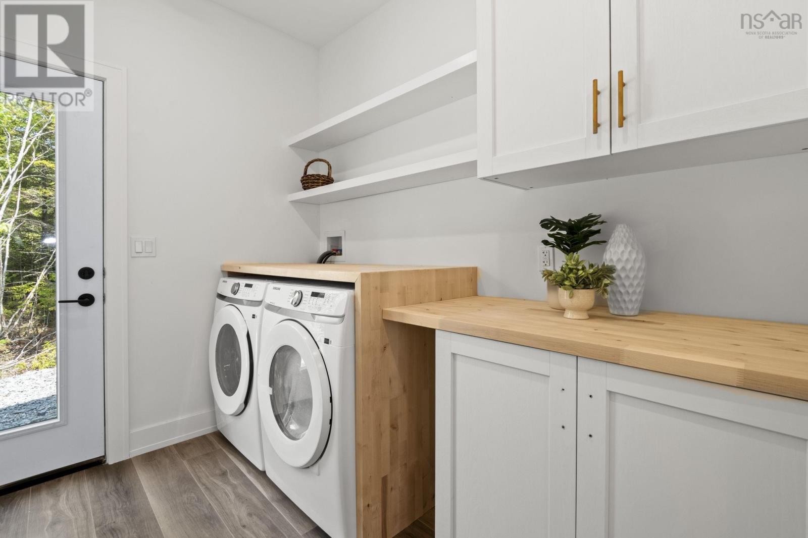Property 25 of 41 of Unit 210 Hybrid Lane