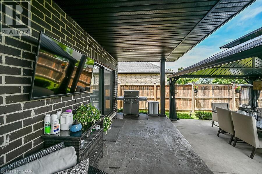 42 BLUENOSE Drive - 40
