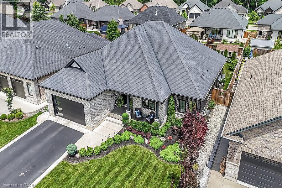 42 BLUENOSE Drive - 44