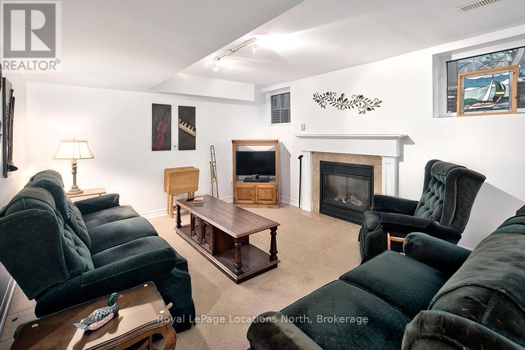 #24 110 NAPIER STREET W - Image 32