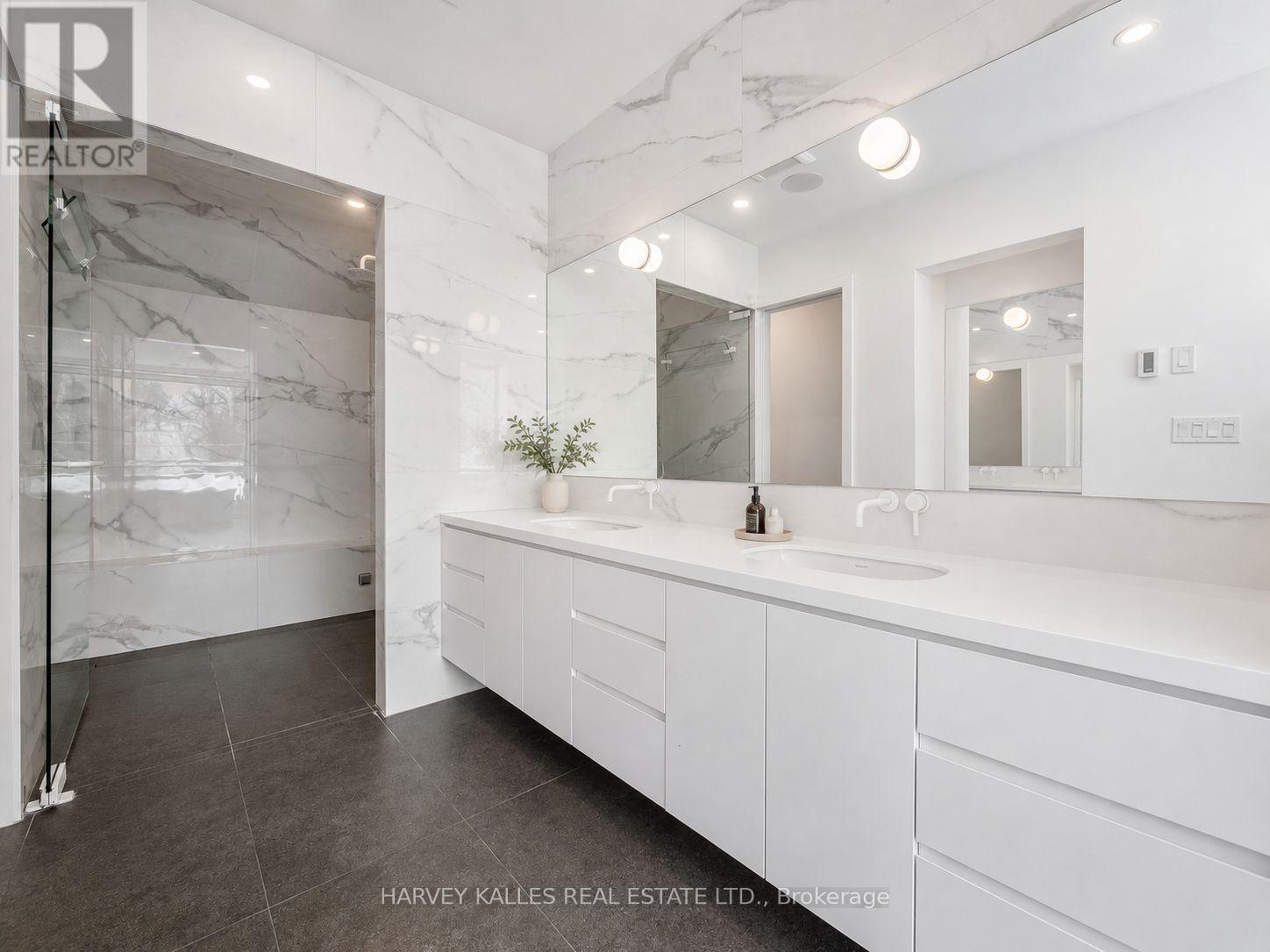 128 LYNDHURST AVENUE - Image 24