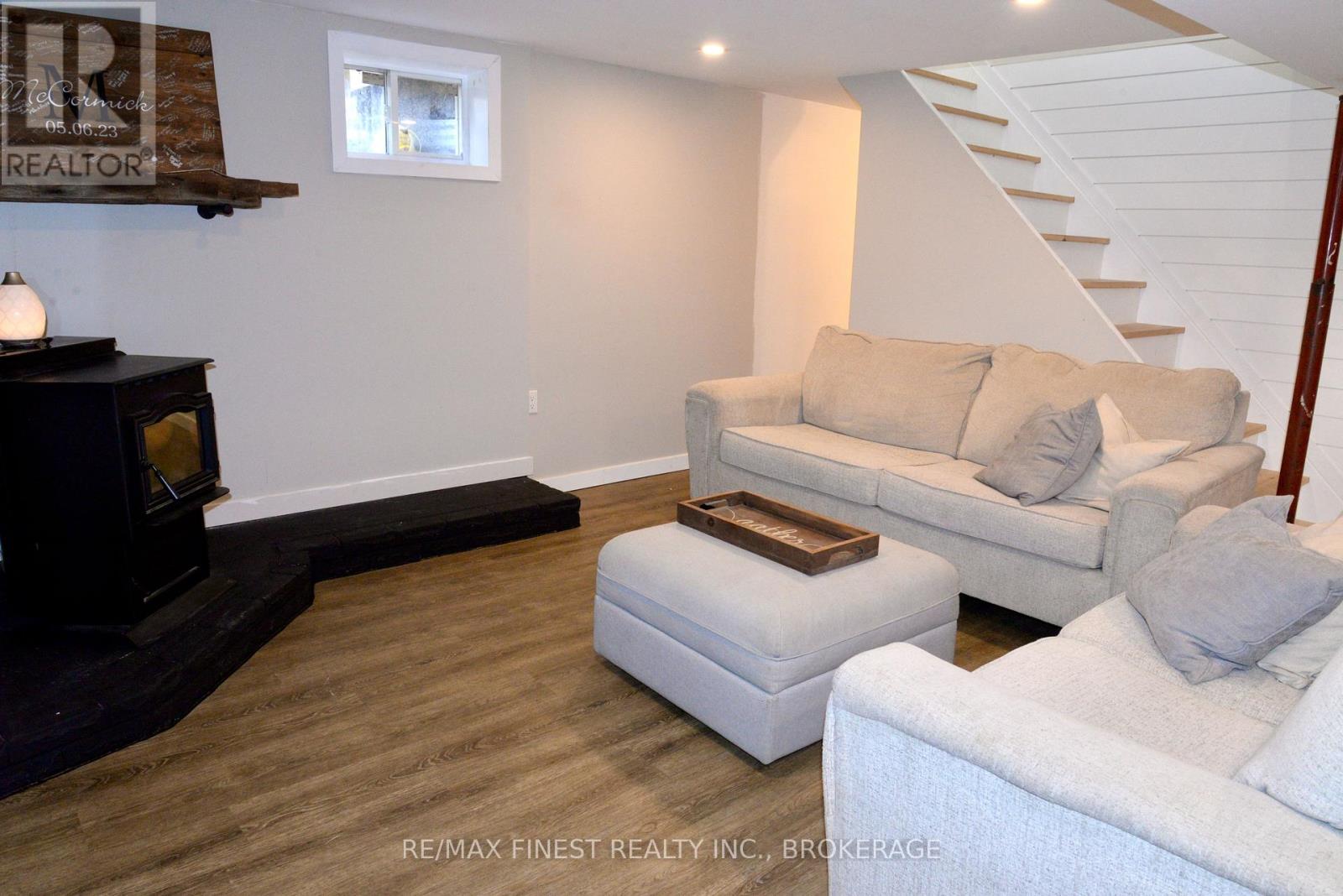3616 PERTH ROAD - 32