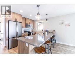 33 Lakeshore Drive, Grandview — photo 3