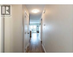 33 Lakeshore Drive, Grandview — photo 23